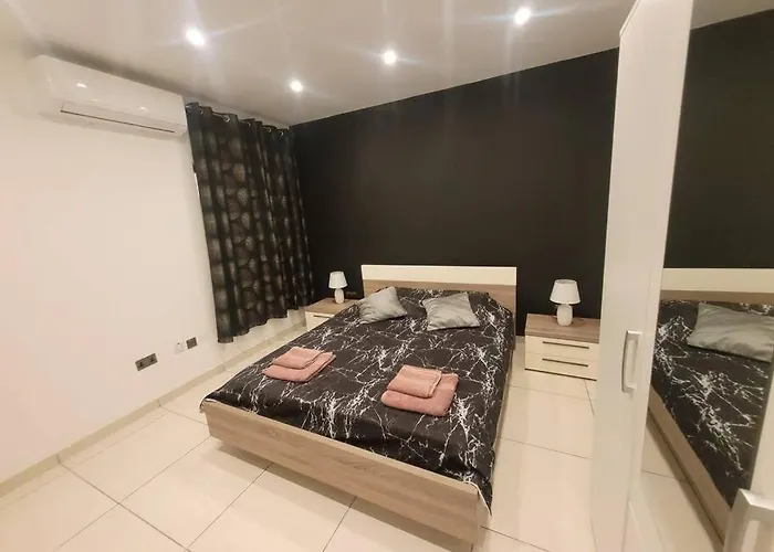 New&cosy With Balcony *