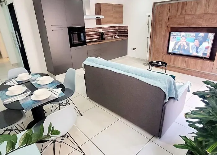 Διαμέρισμα New&cosy With Balcony