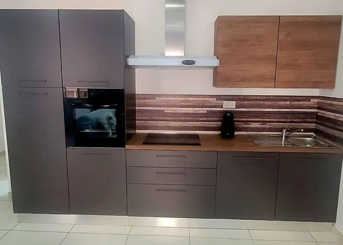 New&cosy With Balcony Διαμέρισμα