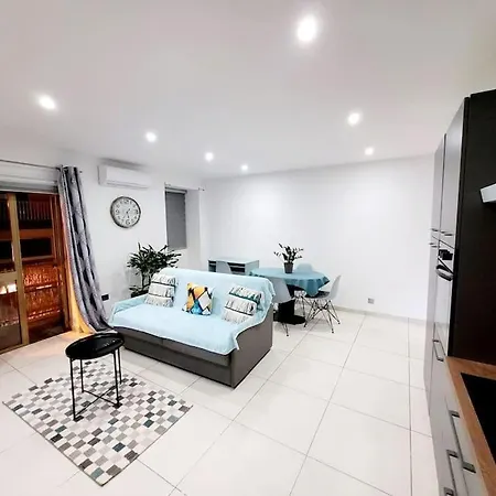 New&cosy With Balcony * San Gwann