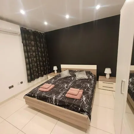 New&cosy With Balcony *