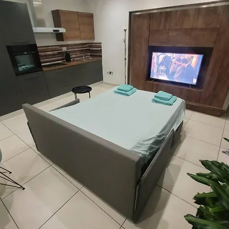 New&cosy With Balcony شقة