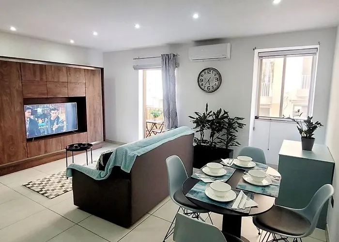 New&cosy With Balcony *