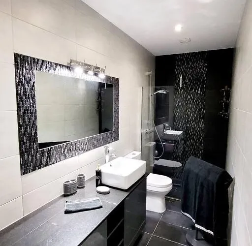 New&cosy With Balcony